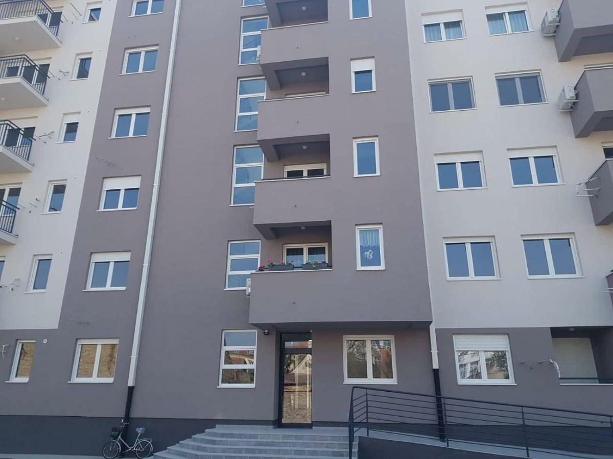 Lux Apartment Sanja 1 Subotica Exterior photo